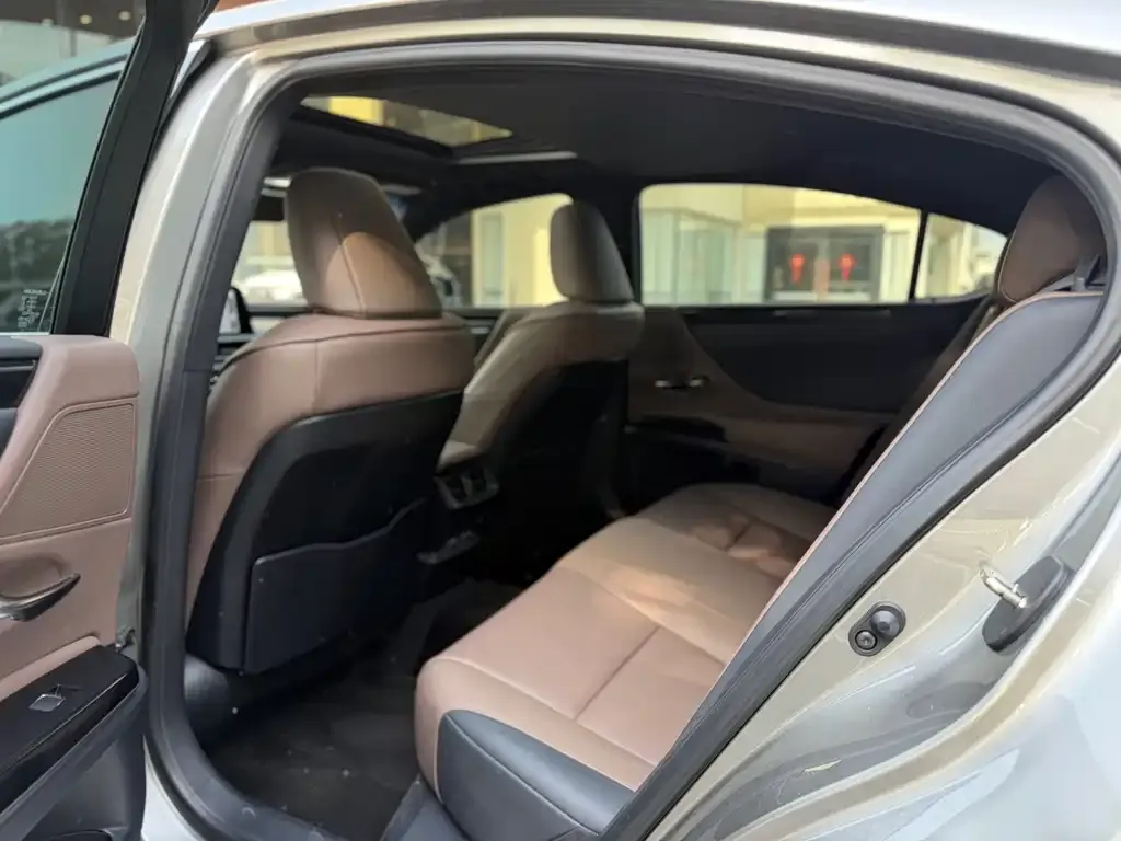 Lexus ES 2024 из CN, фото 4