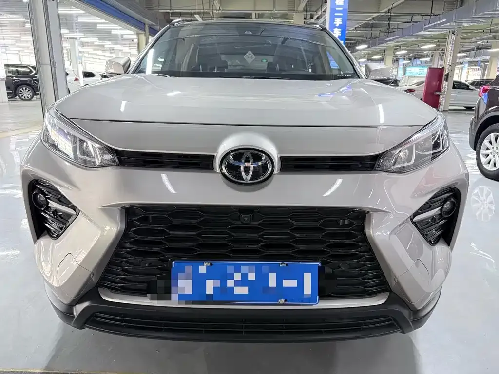 Toyota Wildlander — фото 9