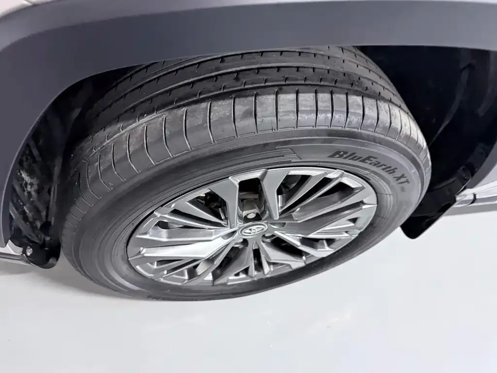 Toyota Wildlander — фото 10