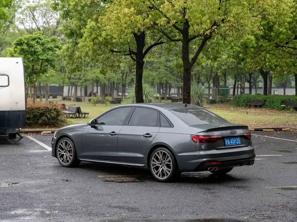 Audi S4 — фото 9