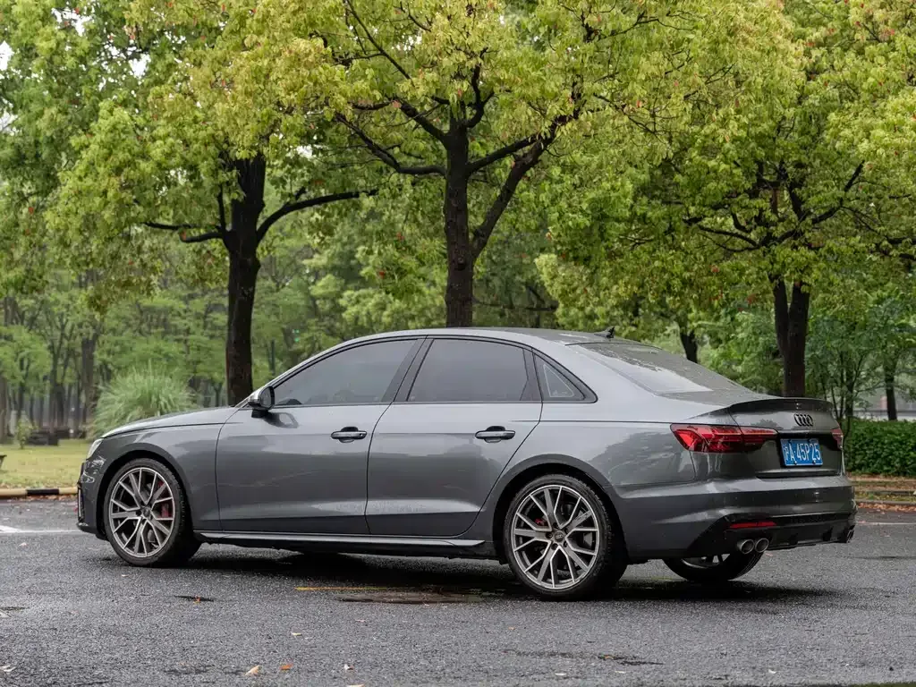 Audi S4 — фото 8