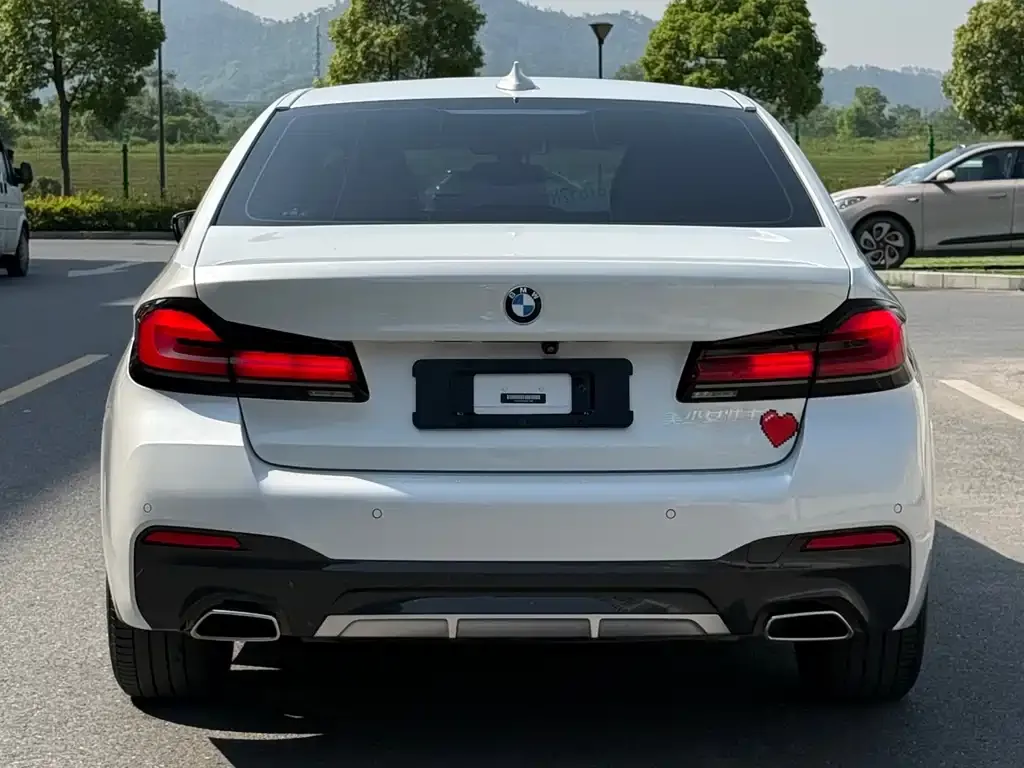 BMW 5 Series — фото 4