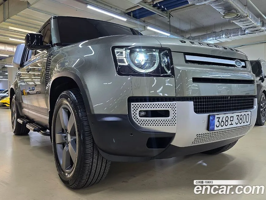 Land Rover Defender — фото 1