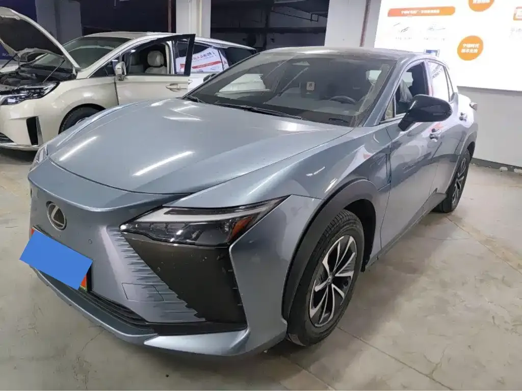 Lexus RZ