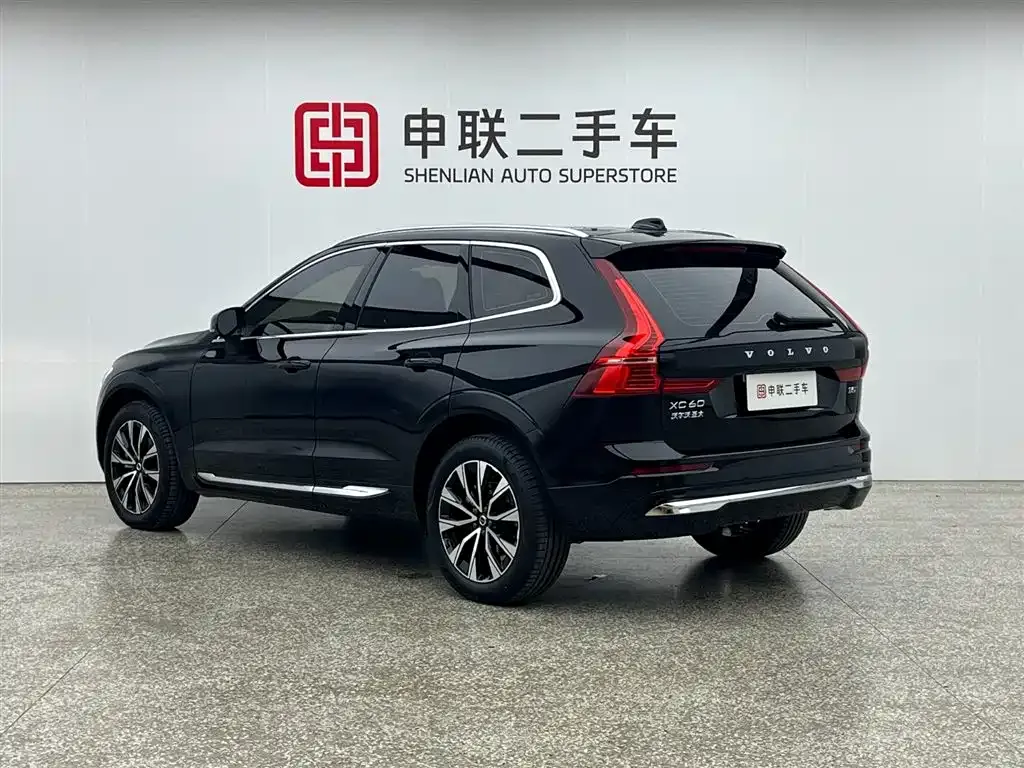 Volvo XC60 — фото 9