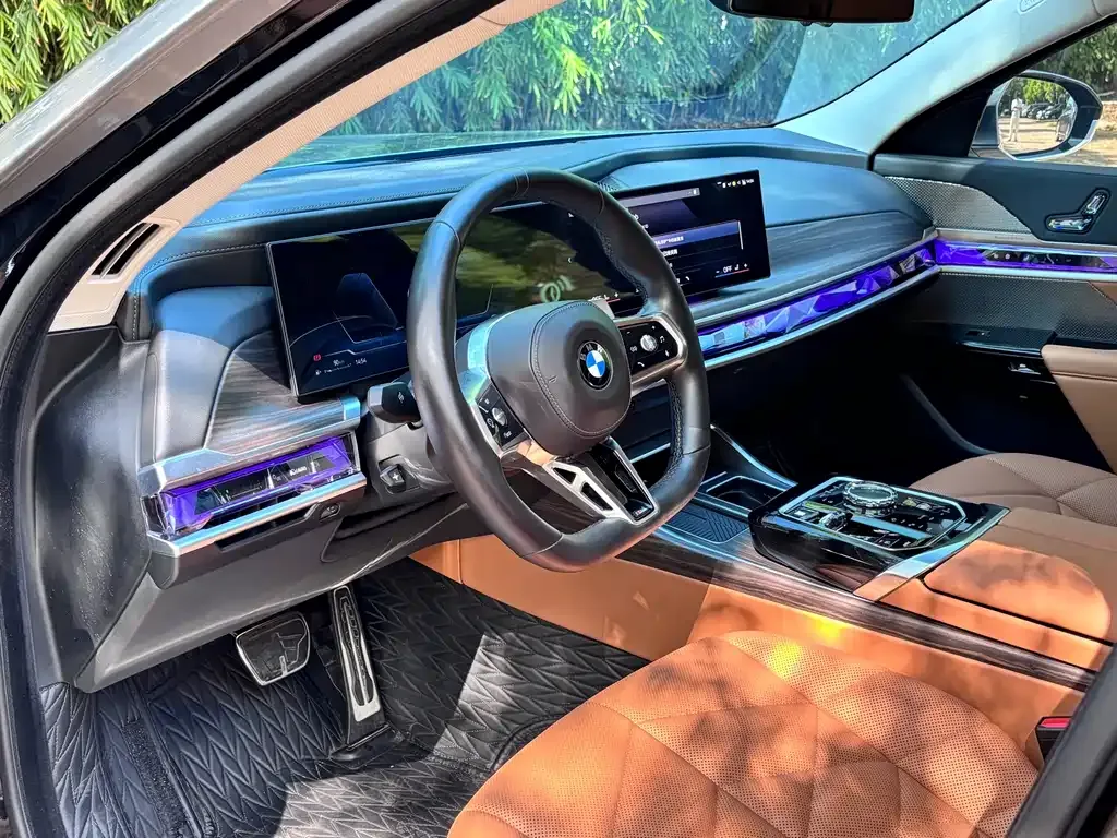 BMW 7 Series 2024 из CN, фото 7
