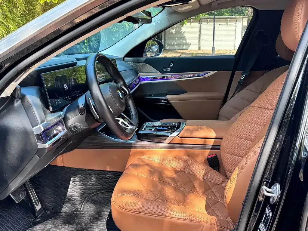 BMW 7 Series 2024 из CN, фото 4