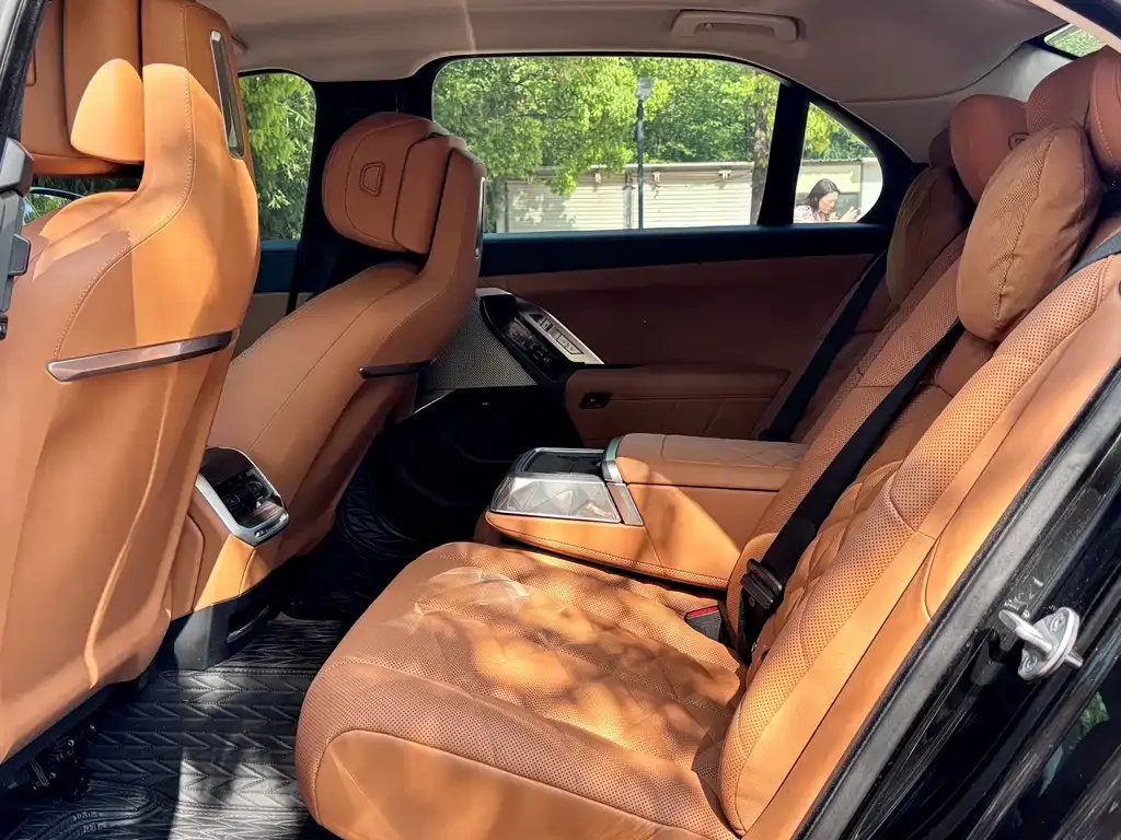 BMW 7 Series 2024 из CN, фото 5