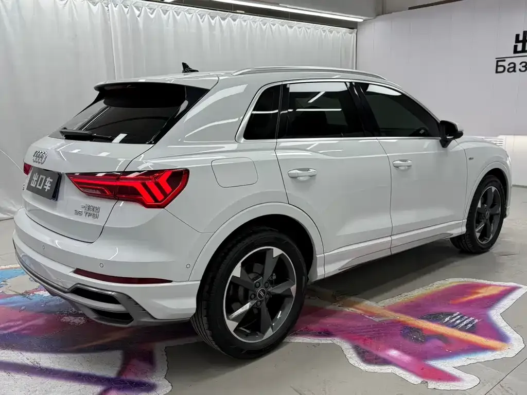 Audi Q3 — фото 10