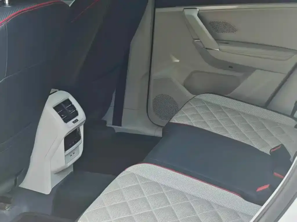 Volkswagen Tayron X 2023 из CN, фото 3