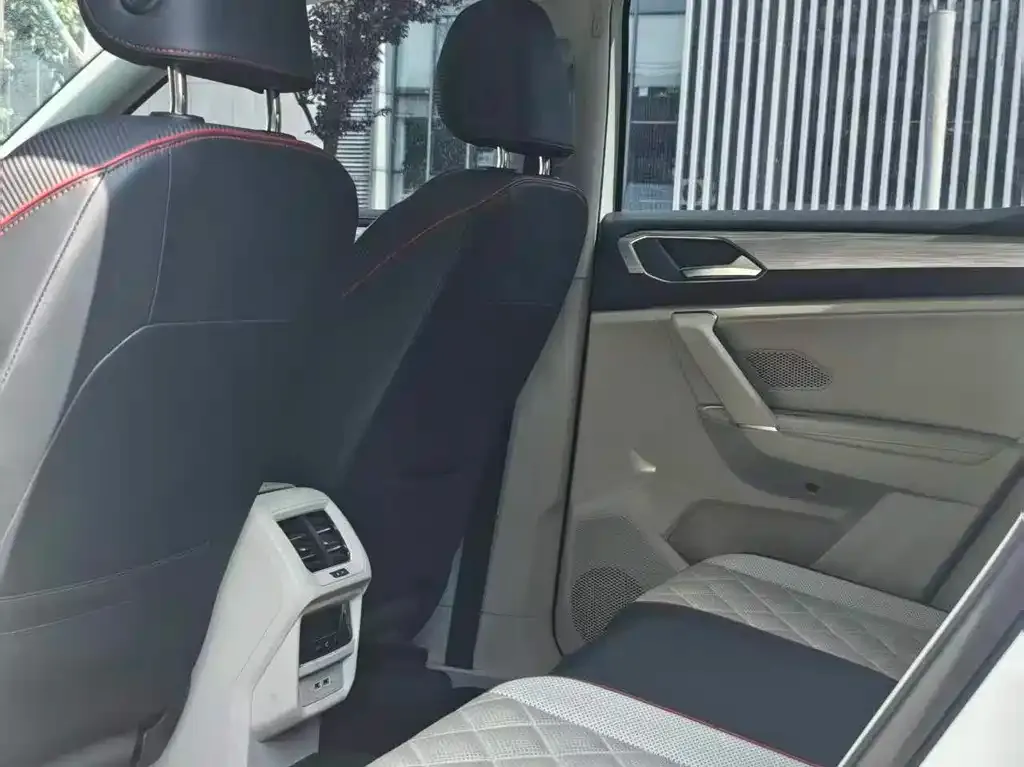 Volkswagen Tayron X 2023 из CN, фото 2
