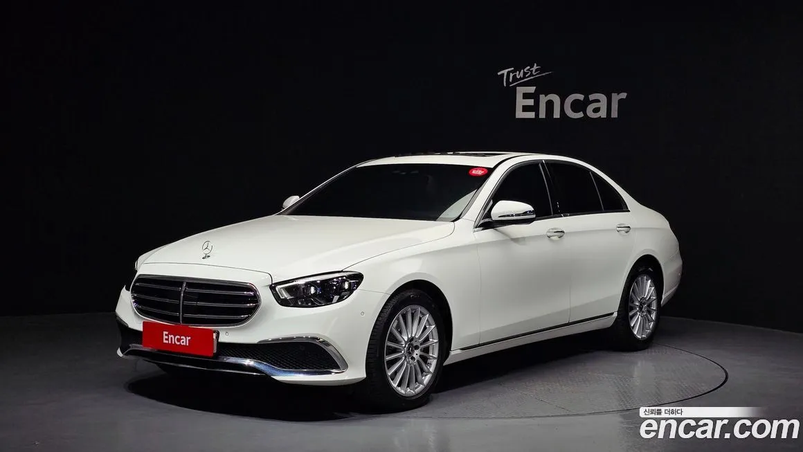 Mercedes-Benz E-Class — фото 1