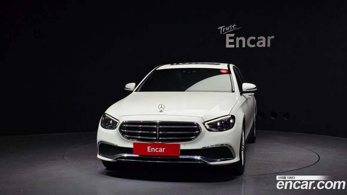 Mercedes-Benz E-Class — фото 4