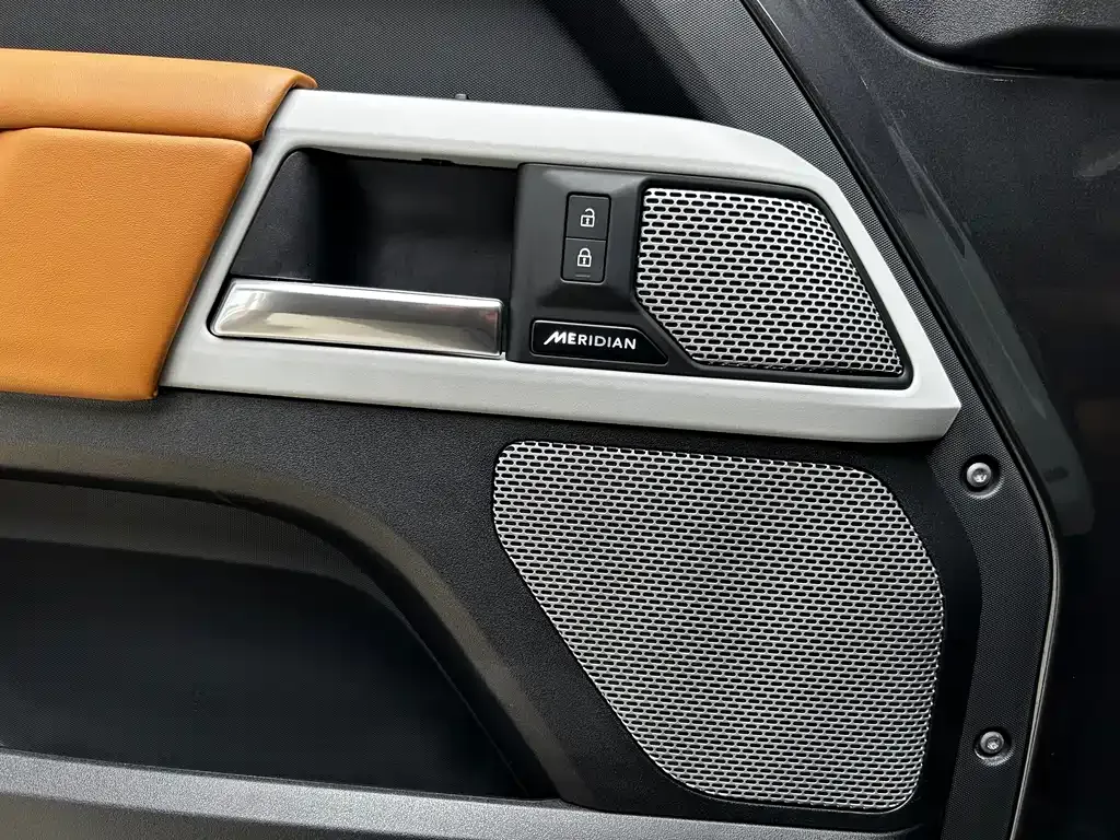 Land Rover Defender 2024 из CN, фото 10