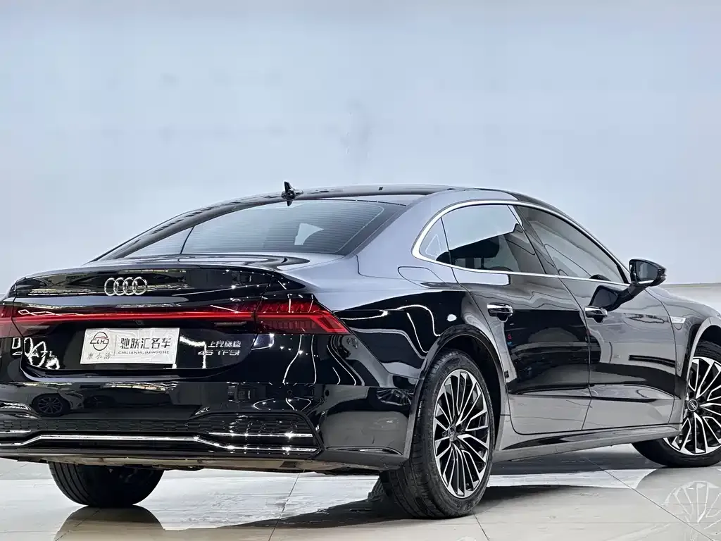 Audi A7L — фото 10