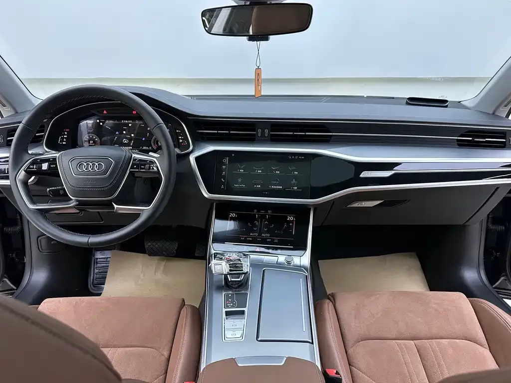 Audi A7L — фото 8