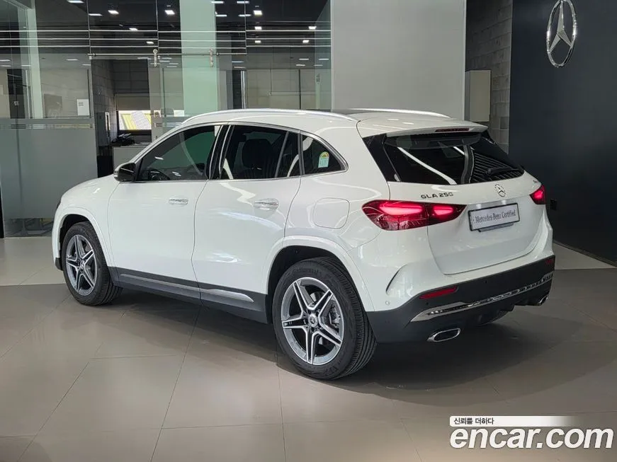 Mercedes-Benz GLA-Class — фото 5