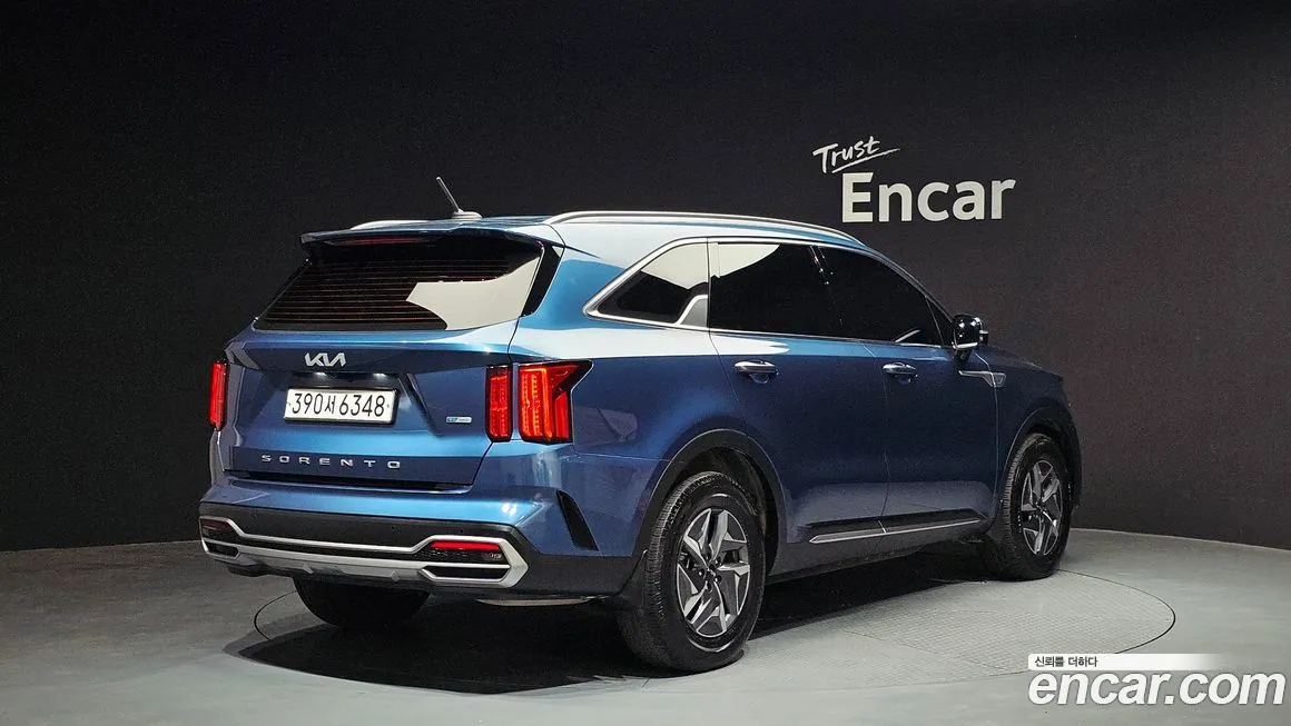 Kia Sorento — фото 6