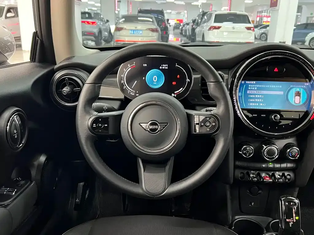 MINI Cooper (3-door) 2024 из CN, фото 9