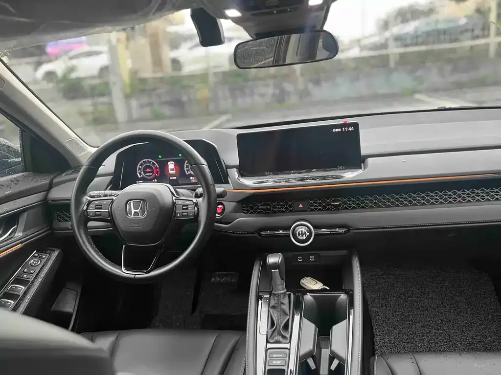 Honda Accord — фото 4