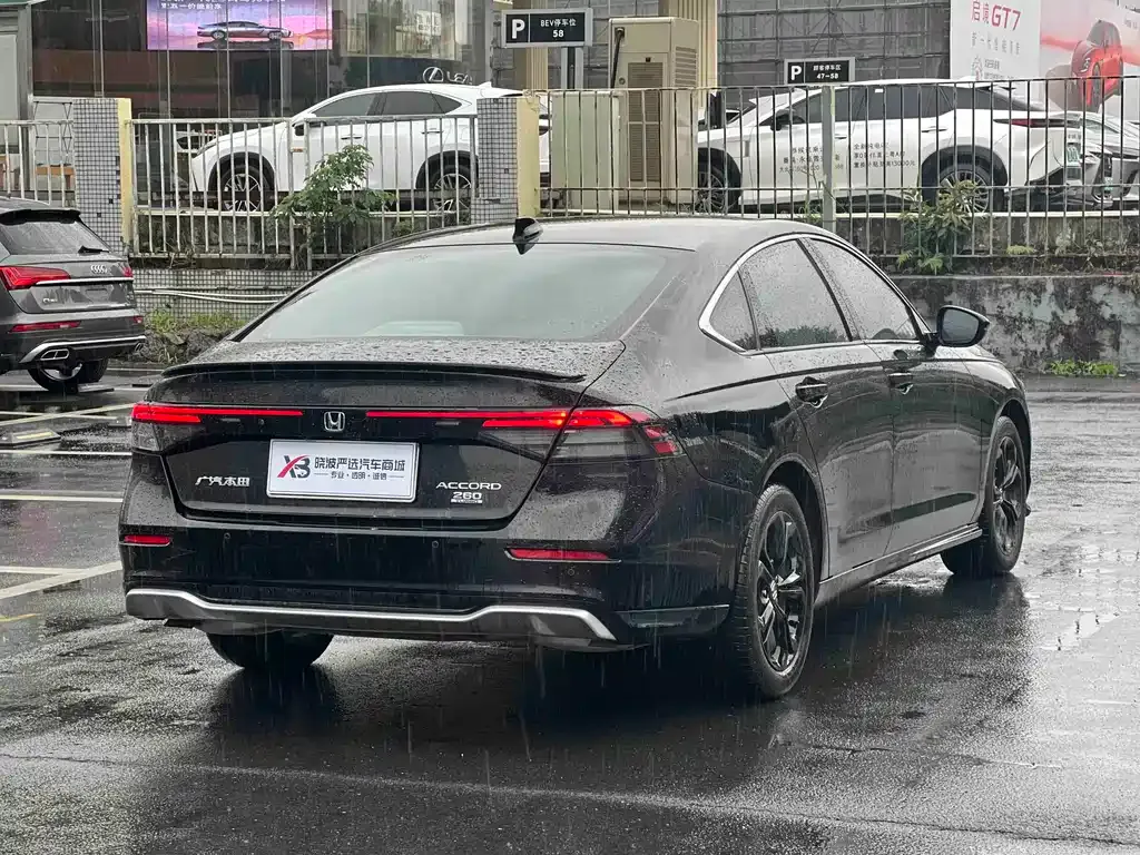 Honda Accord — фото 10
