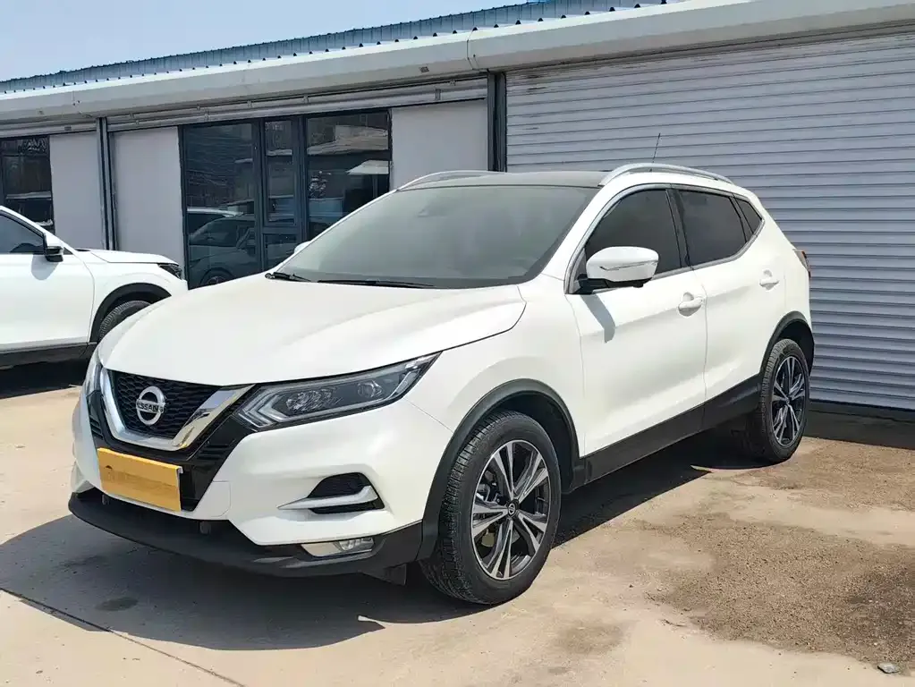 Nissan Qashqai — фото 1