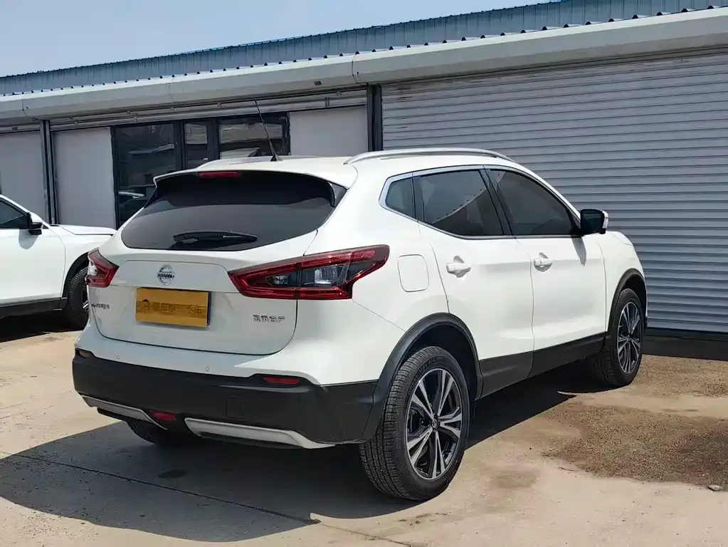 Nissan Qashqai — фото 5