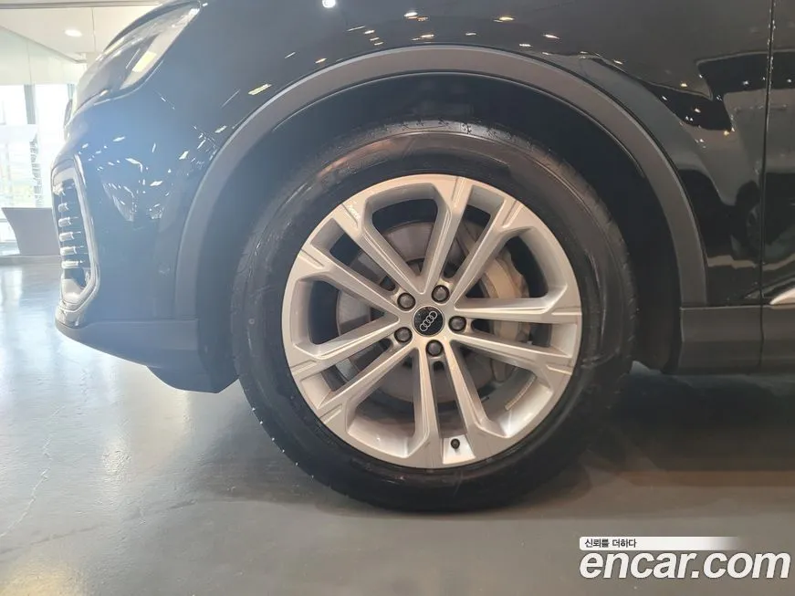 Audi Q7 2025 из KR, фото 8