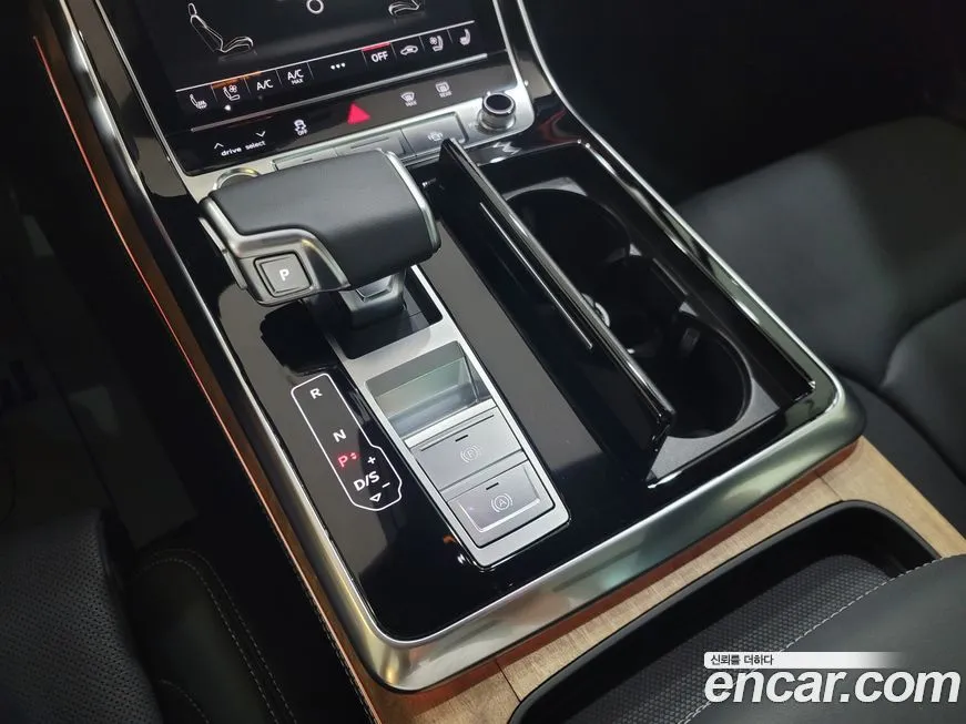 Audi Q7 2025 из KR, фото 9