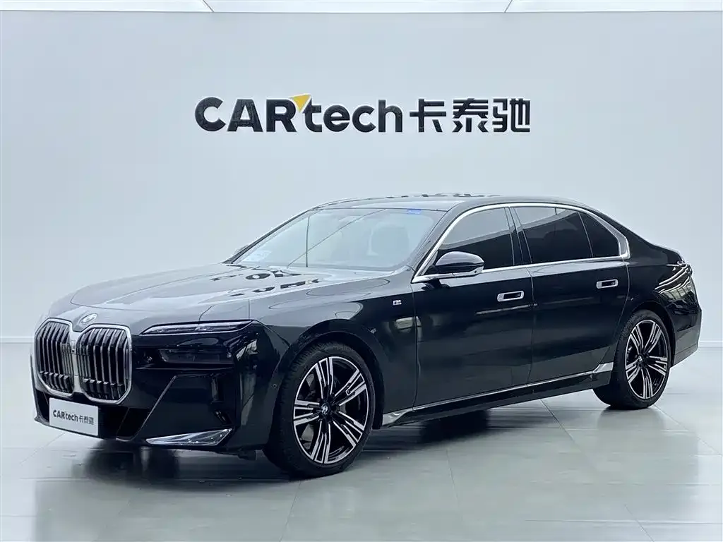 BMW 7 Series — фото 1