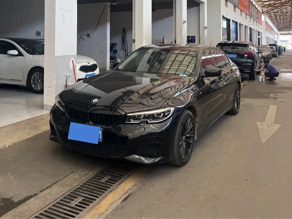 BMW 3 Series 2021 из CN, фото 1