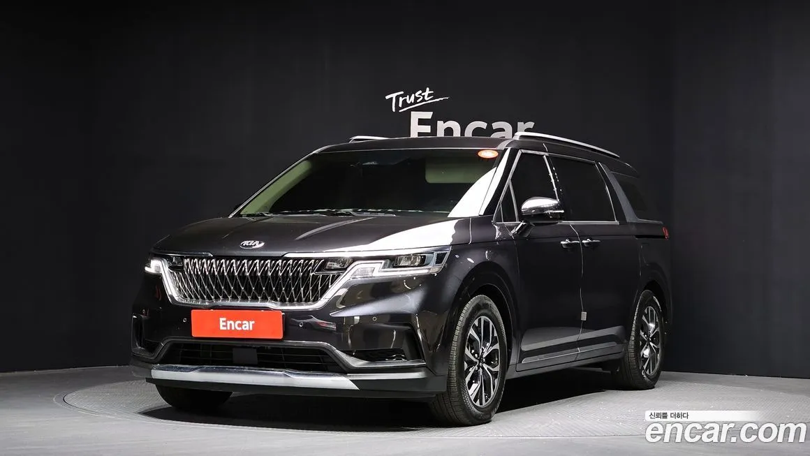 Kia Carnival — фото 1