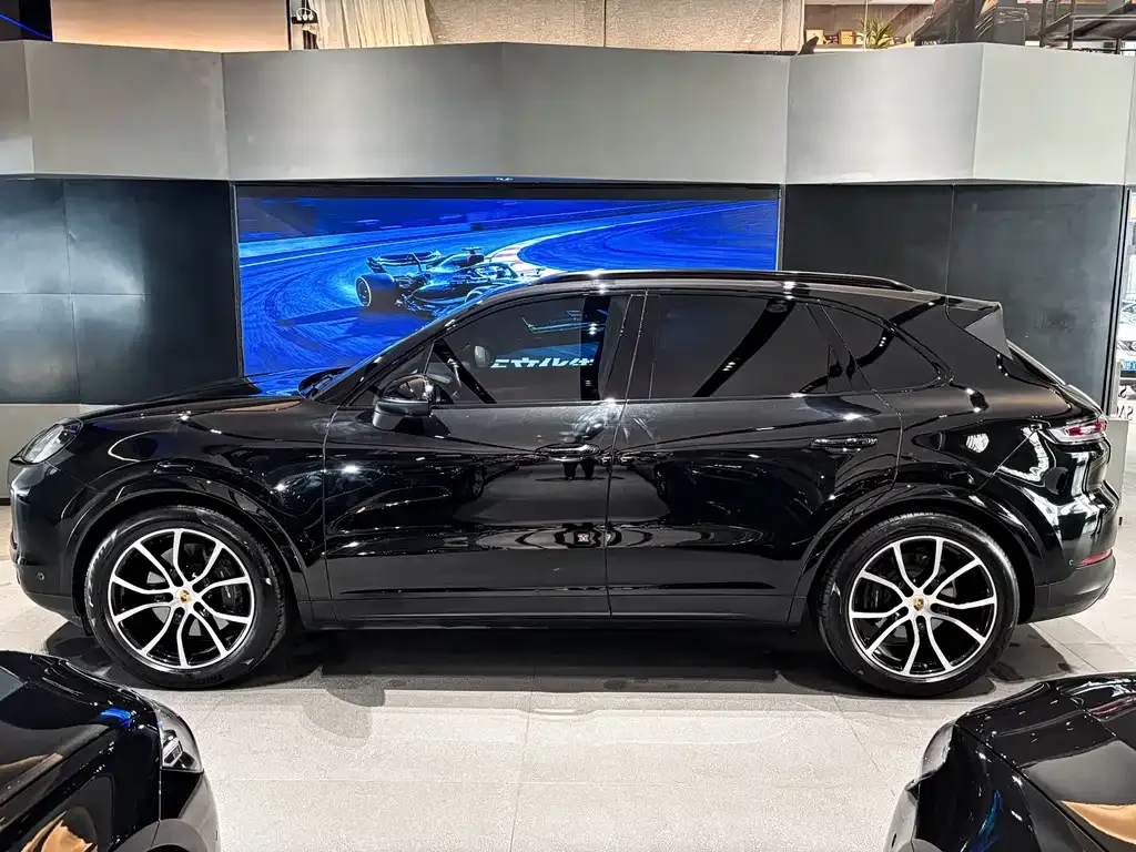 Porsche Cayenne — фото 7
