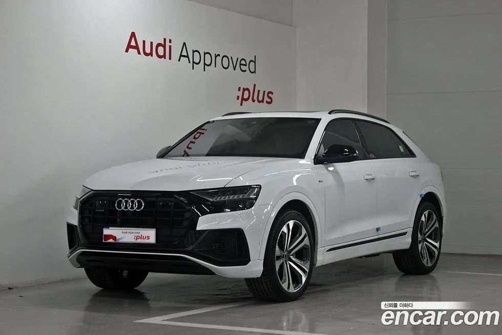 Audi Q8 — фото 1