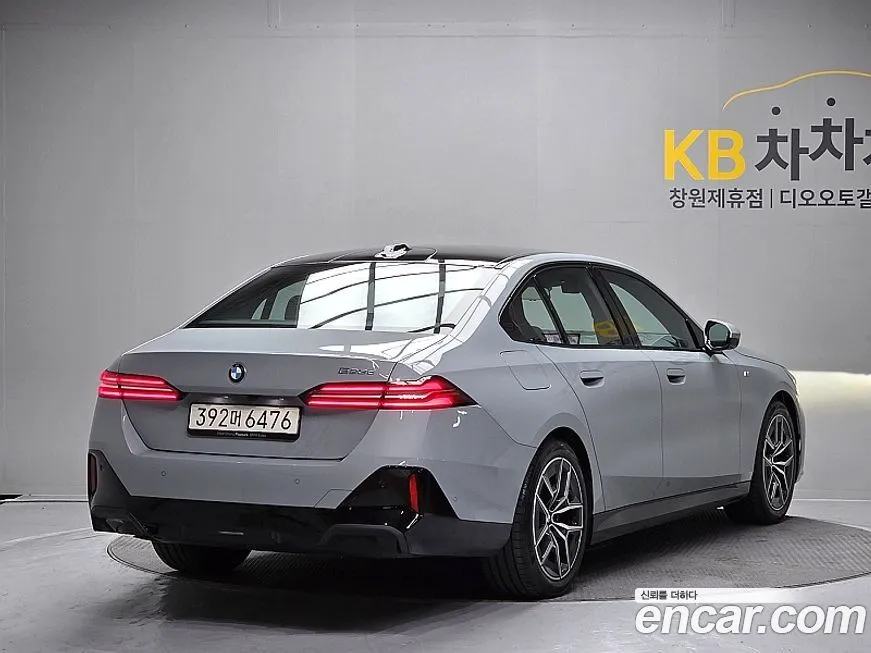 BMW 5-Series 2025 из KR, фото 5