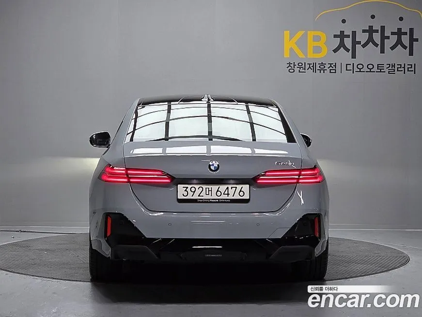 BMW 5-Series 2025 из KR, фото 7