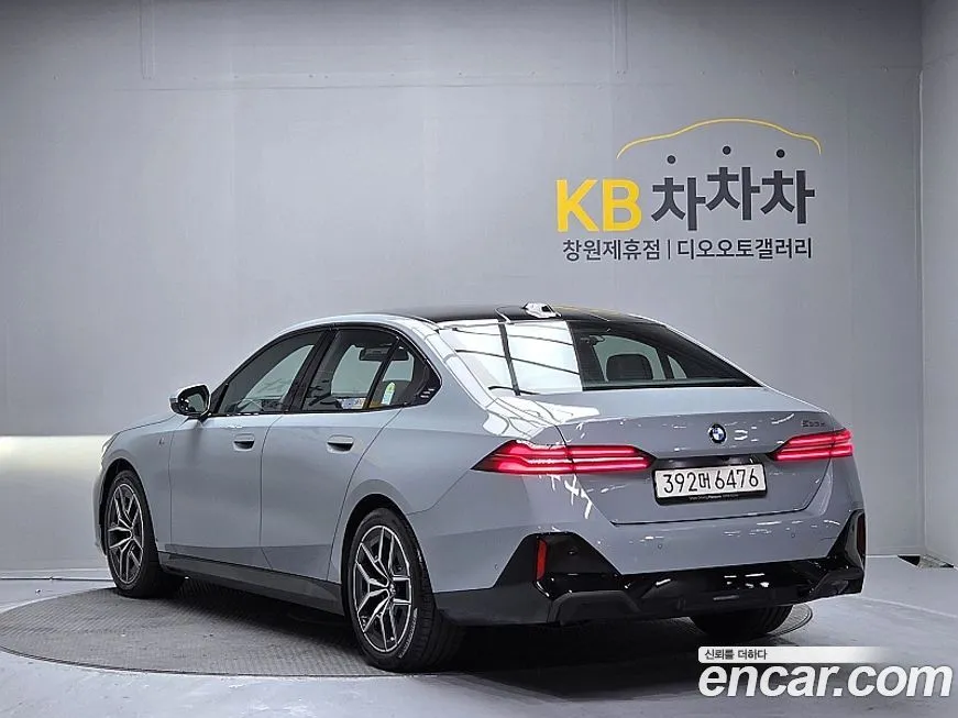 BMW 5-Series 2025 из KR, фото 9