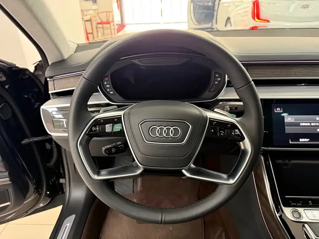 Audi A8 — фото 4