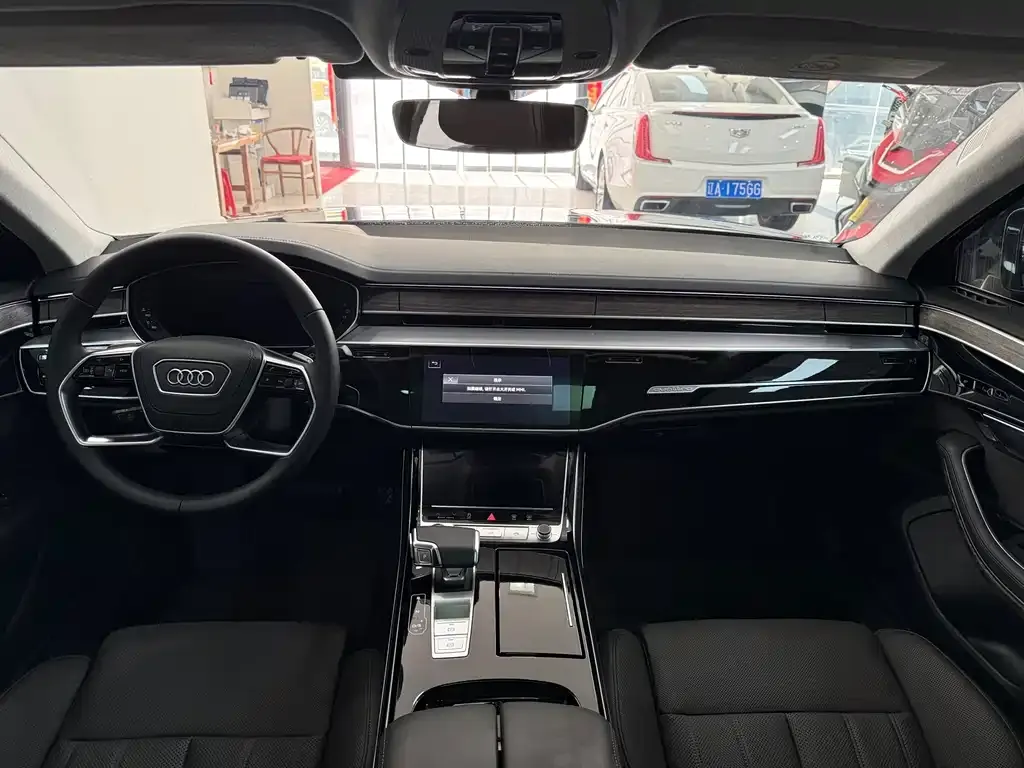 Audi A8 — фото 3