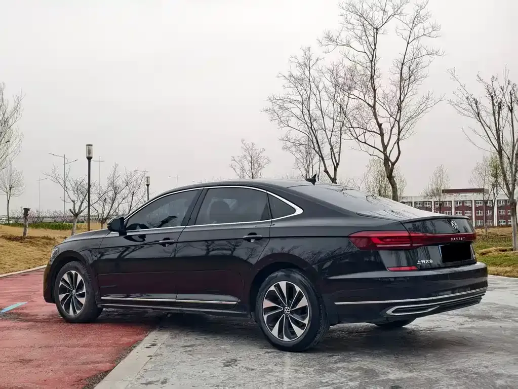 Volkswagen Passat — фото 4