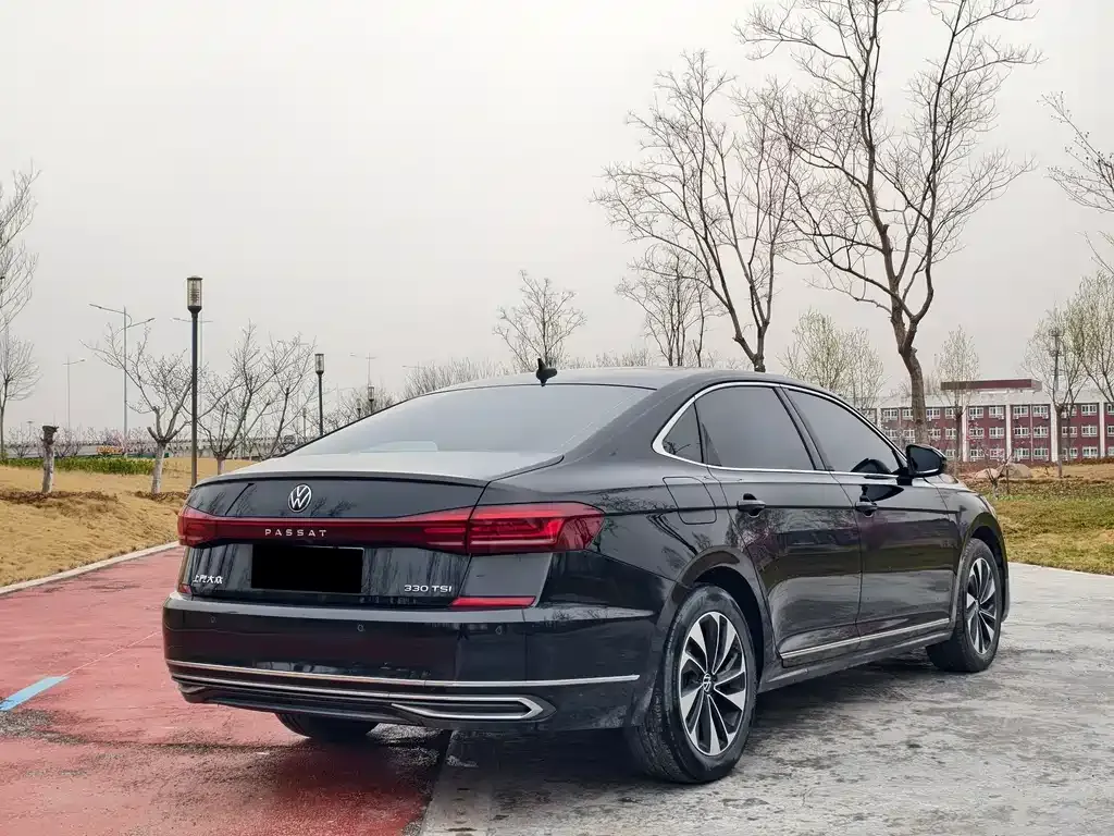 Volkswagen Passat — фото 8