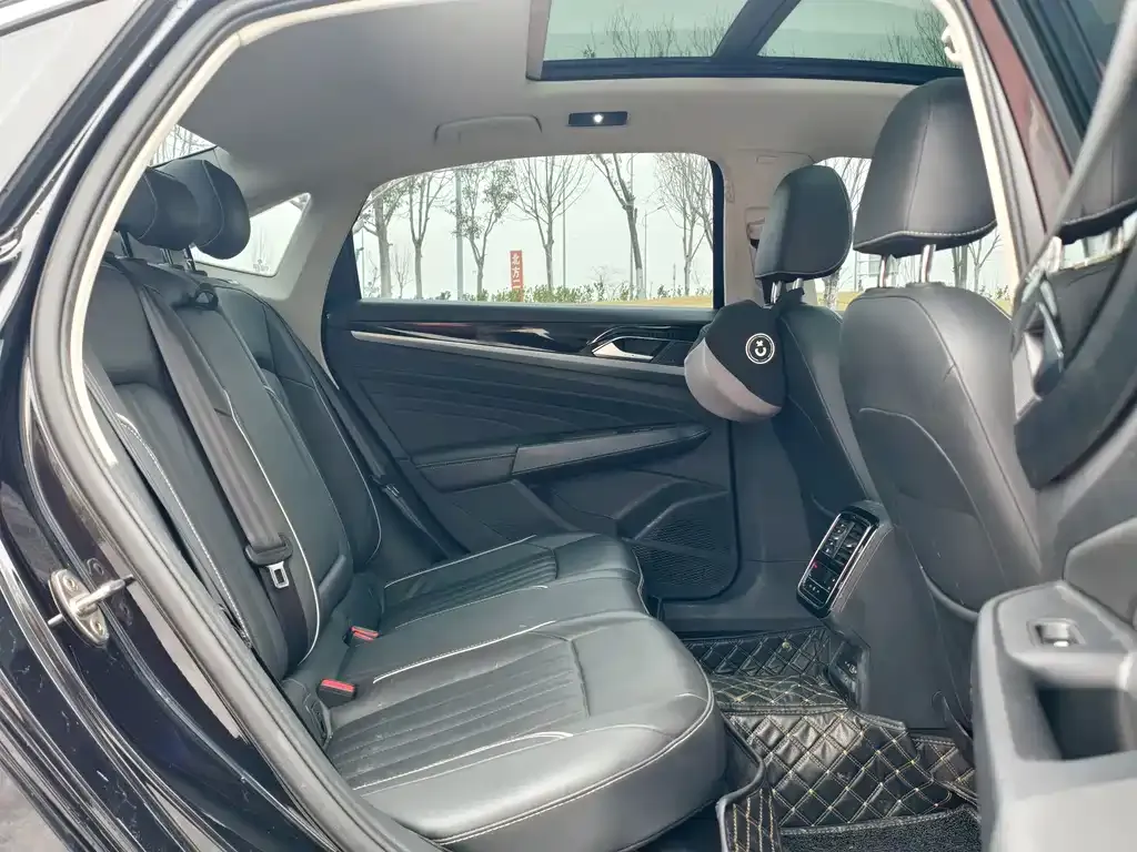 Volkswagen Passat — фото 2