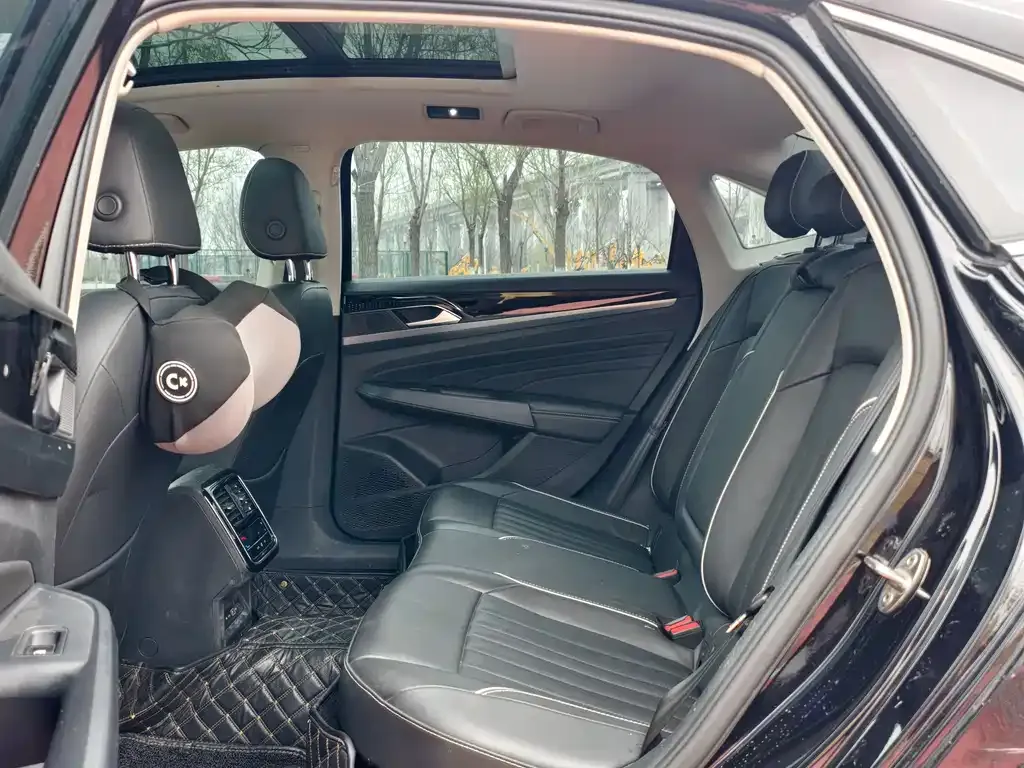 Volkswagen Passat — фото 6