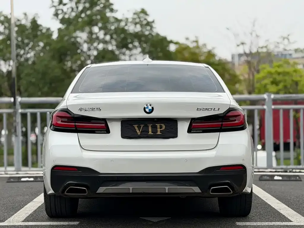 BMW 5 Series — фото 2