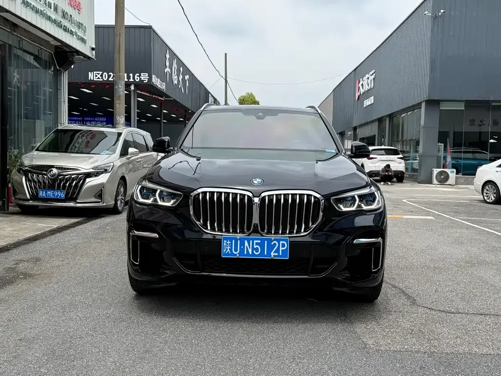 BMW X5 — фото 1