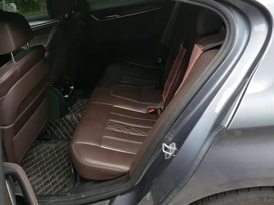 BMW 5 Series (Import) 2022 из CN, фото 2