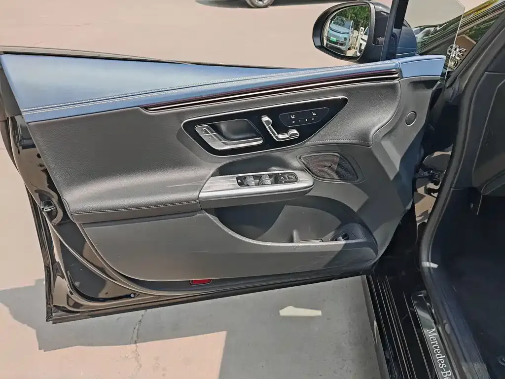 Mercedes-Benz EQE 2022 из CN, фото 4