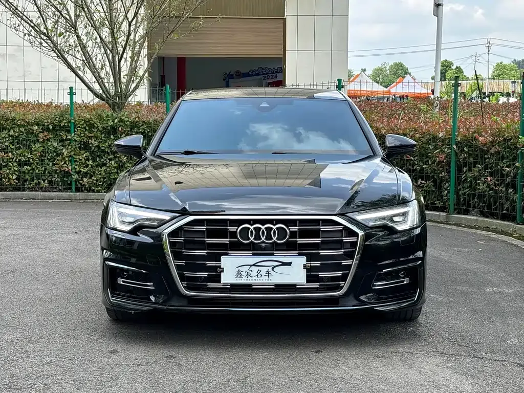 Audi A6L — фото 1