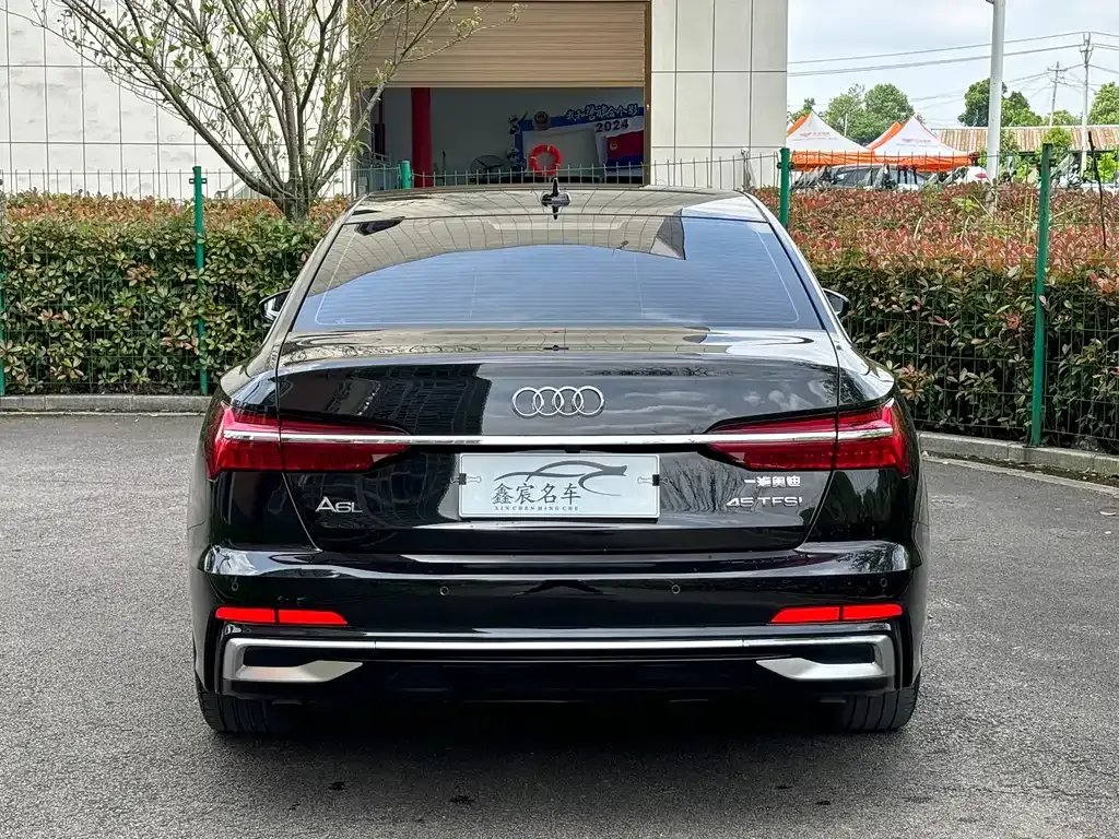 Audi A6L — фото 8