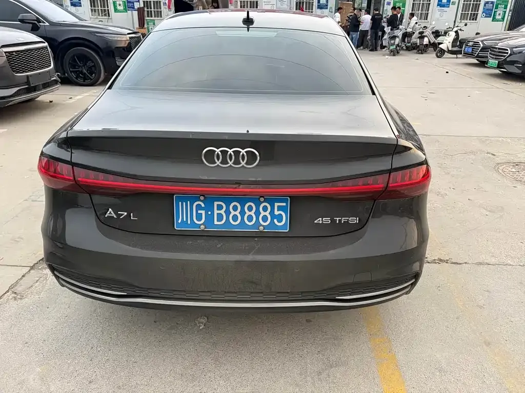 Audi A7L — фото 6
